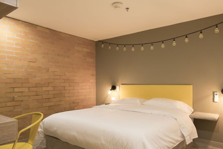 Room 11 of 35