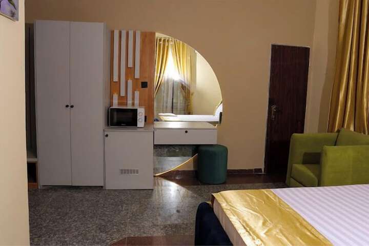Room 6 of 56