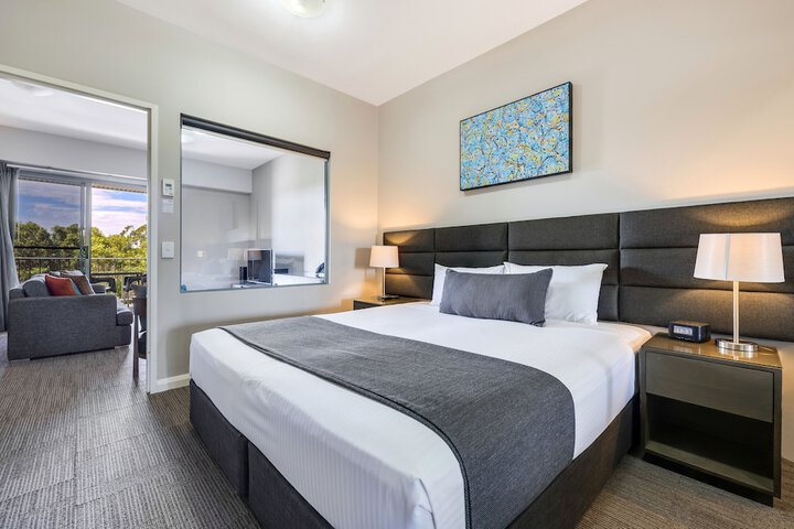 Room 8 of 30