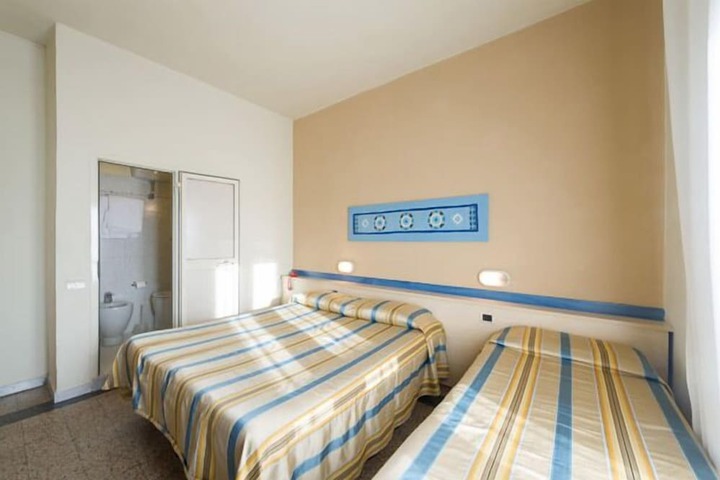 Room 20 of 36