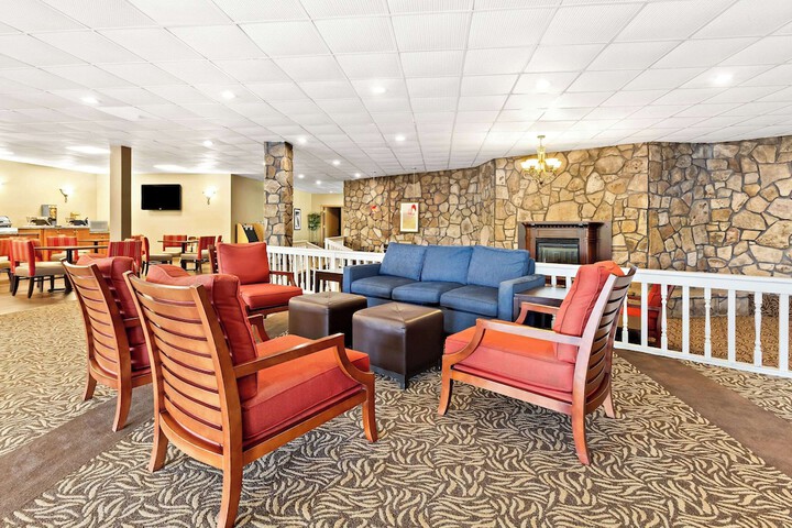 Entrance & Lobby