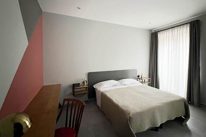Room 32 of 81