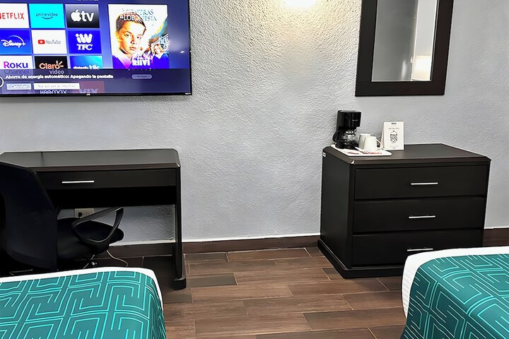 Room 25 of 215