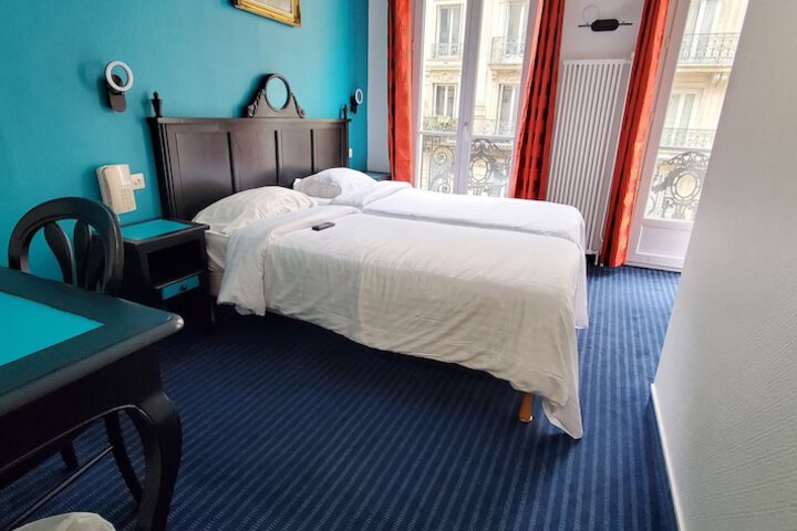 Room 42 of 99