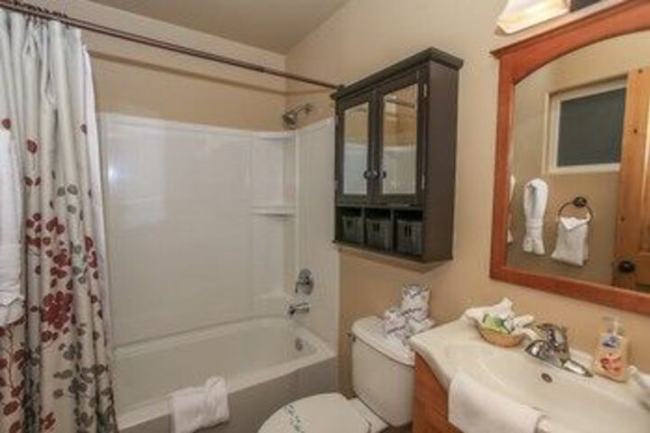 Room 6 of 32