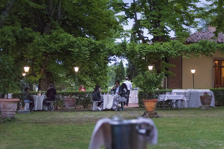Dining 106 of 140