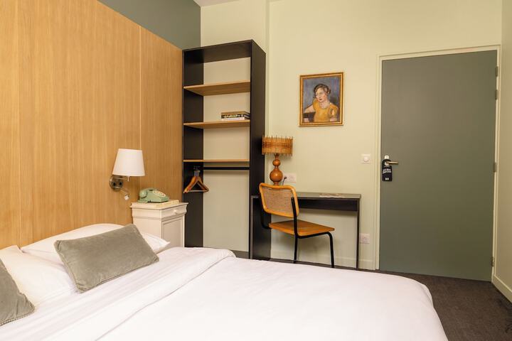 Room 25 of 70