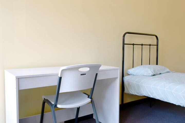 Room 22 of 49