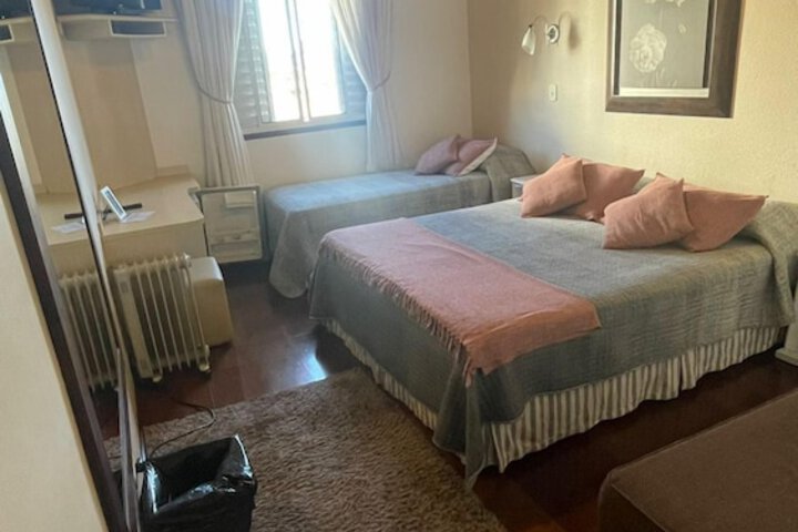 Room 5 of 14