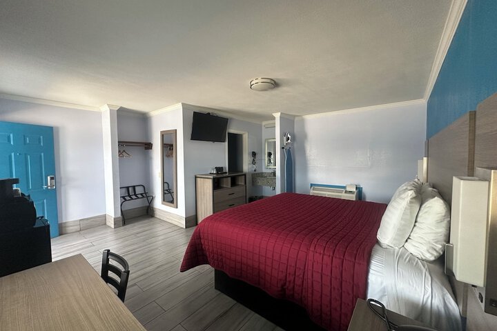 Room 12 of 26
