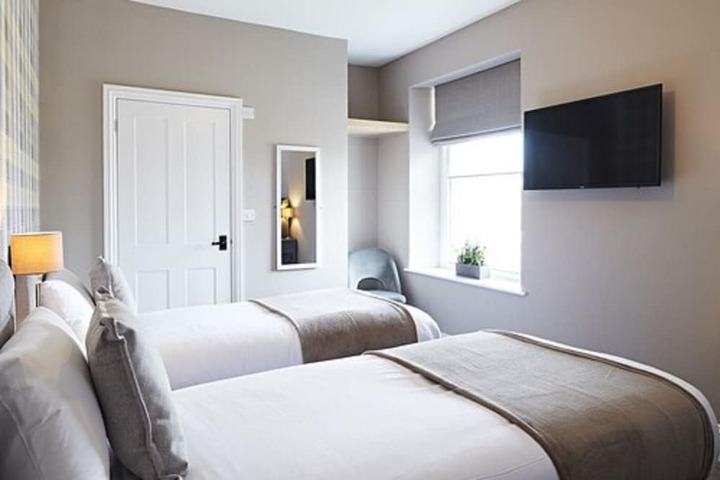 Room 21 of 62