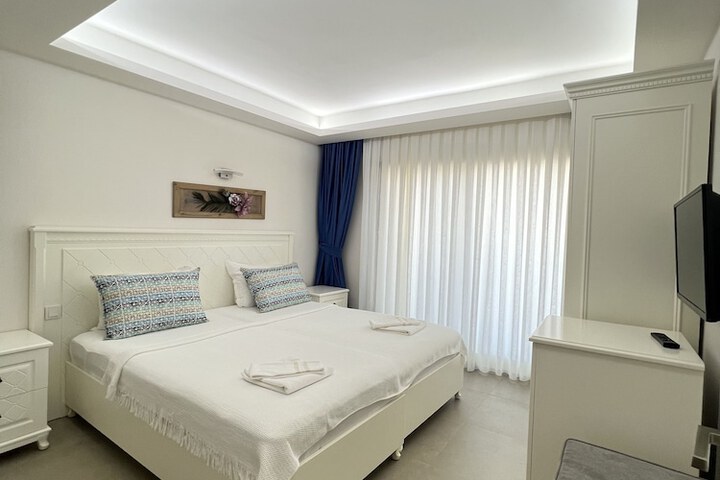 Room 6 of 30