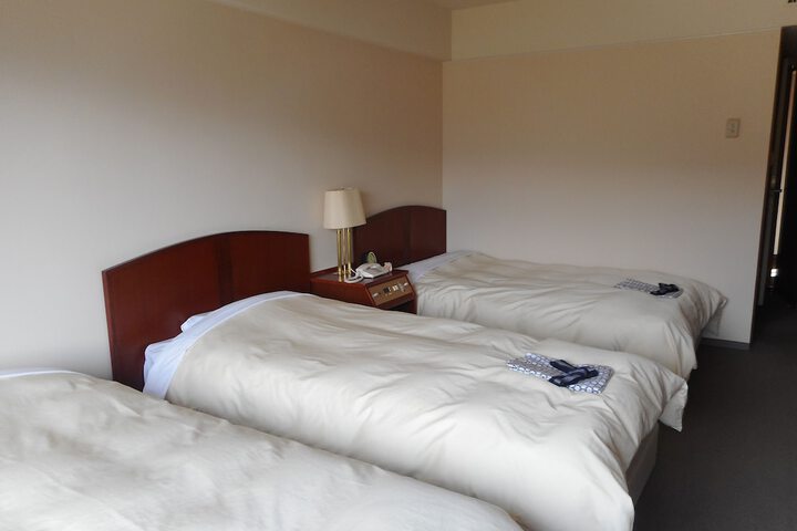 Room 6 of 35