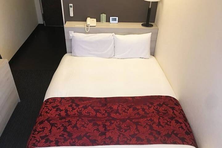 Room 9 of 35