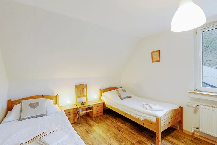 Room 3 of 13