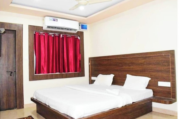 Room 7 of 10