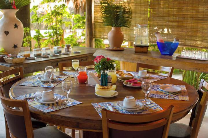 Dining 43 of 54
