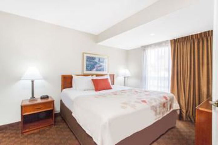 Room 44 of 79