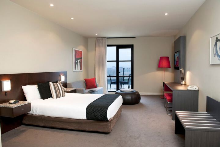 Room 6 of 39