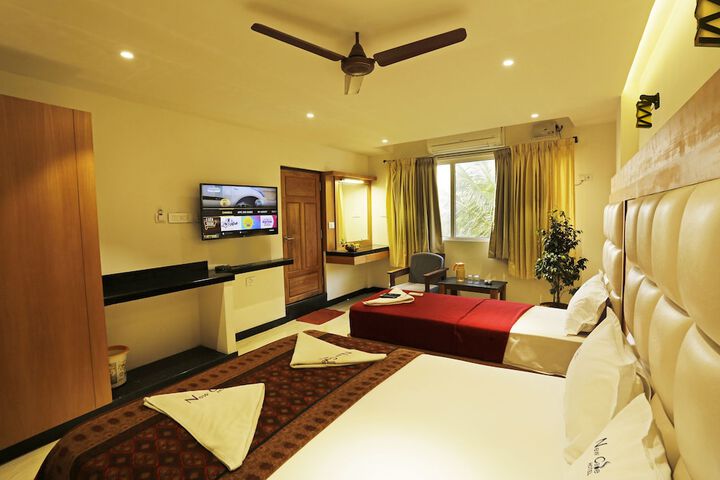Room 15 of 33