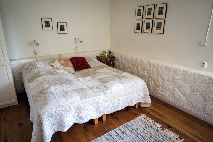 Room 7 of 35