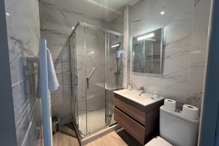 Room 15 of 26