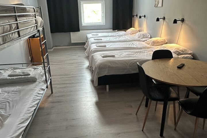 Room 32 of 50