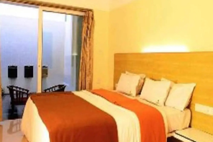 Room 2 of 14