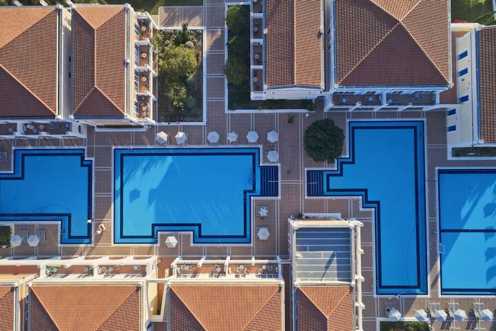 Pool 25 of 47