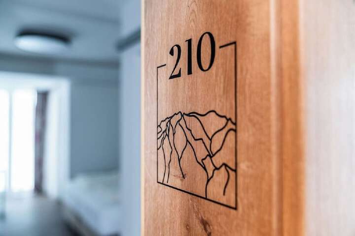 Room 21 of 128