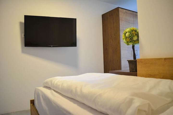 Room 8 of 44
