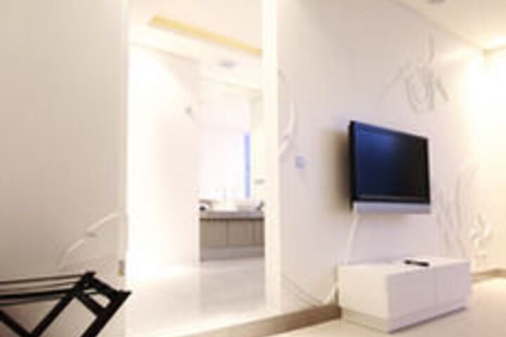 Room 43 of 49