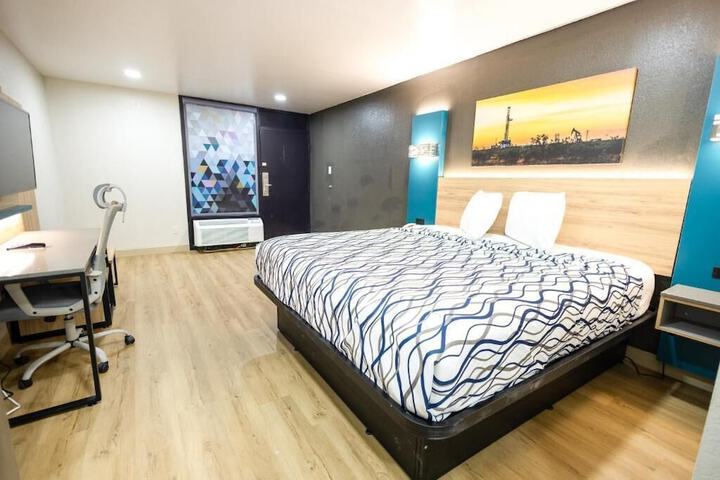 Room 3 of 17