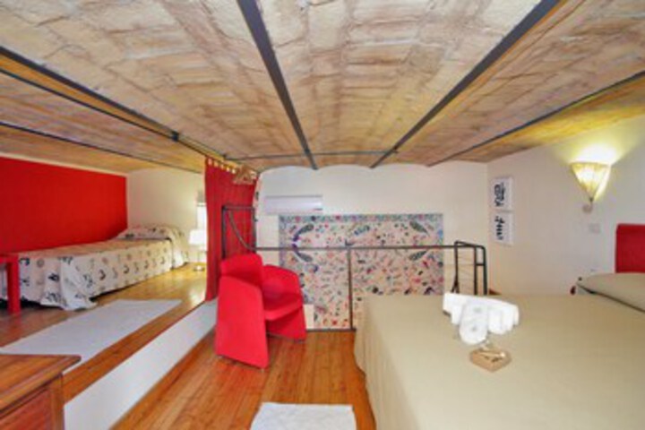 Room 27 of 29