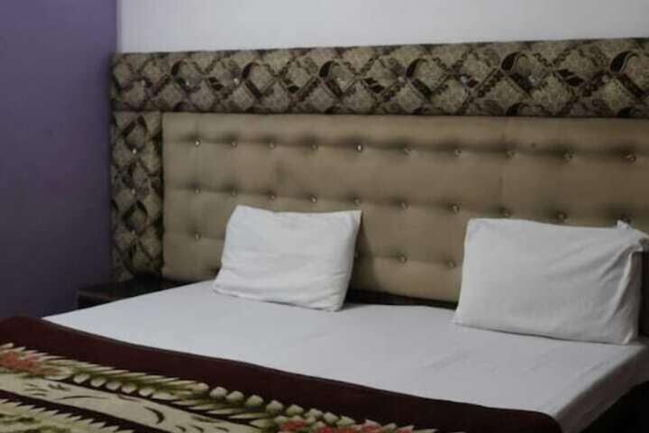 Room 5 of 15