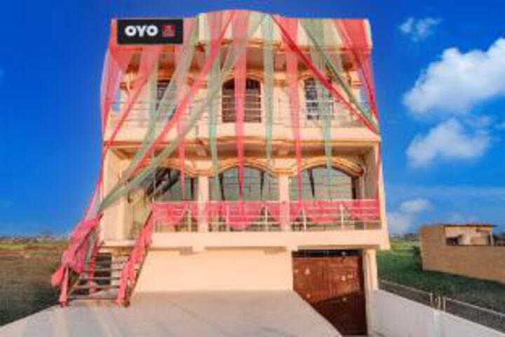 Hotel O Vatika Restaurant & Banquet