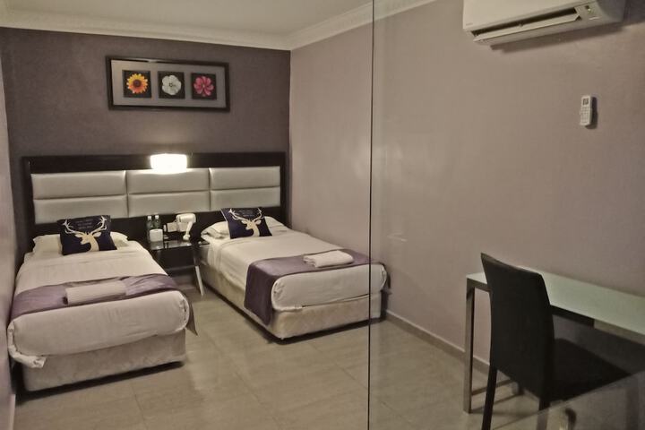 Room 11 of 30