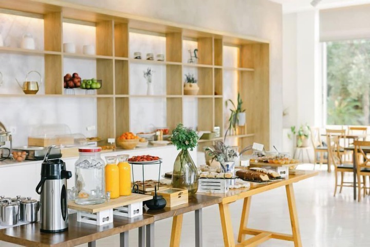Breakfast/Coffee Service 38 of 71