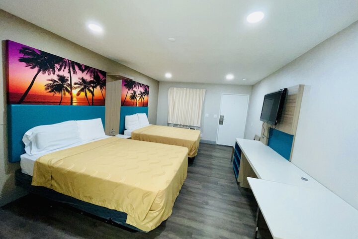 Room 10 of 20