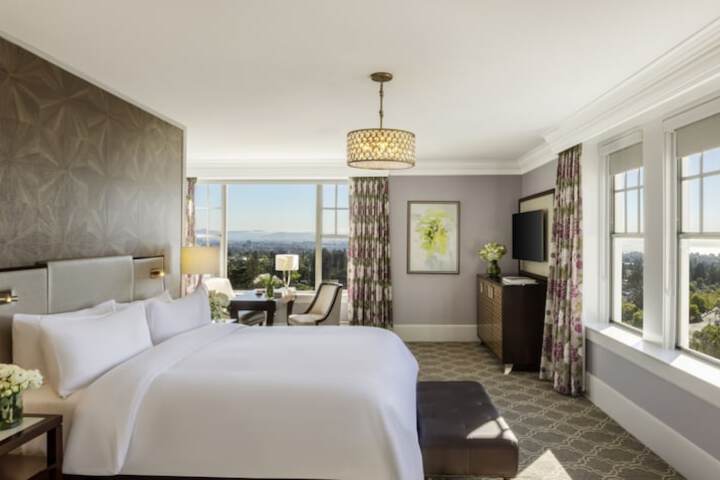 Room 32 of 148