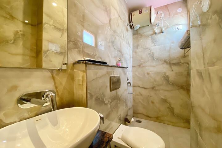 Room 20 of 27