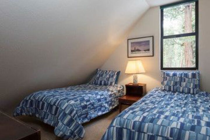 Room 10 of 21