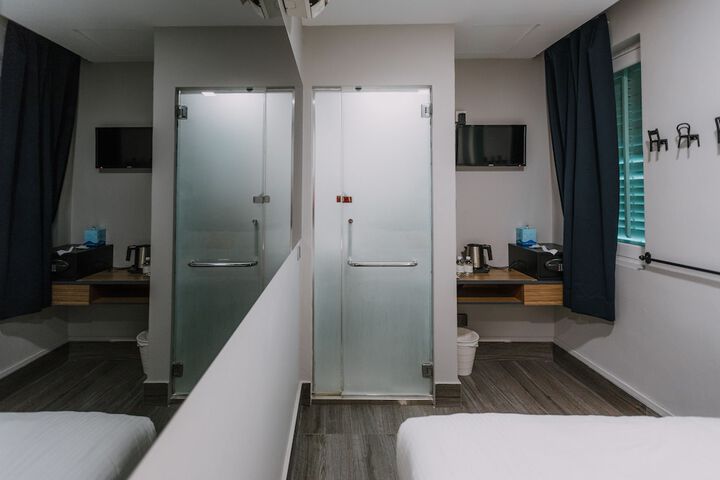 Room 28 of 88