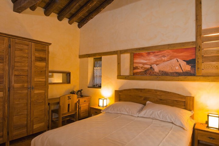 Room 2 of 67