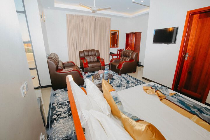 Room 6 of 27