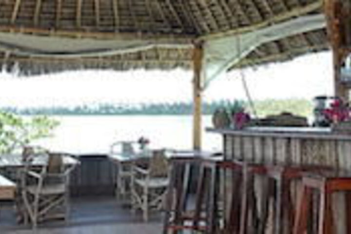 Lounge 40 of 63