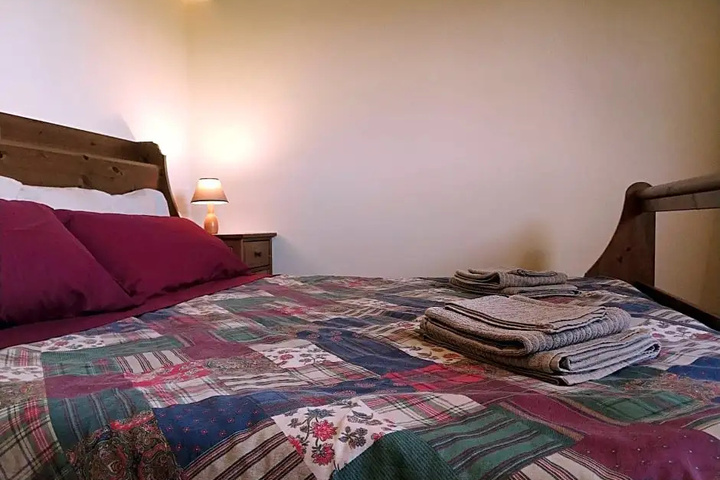 Room 4 of 14