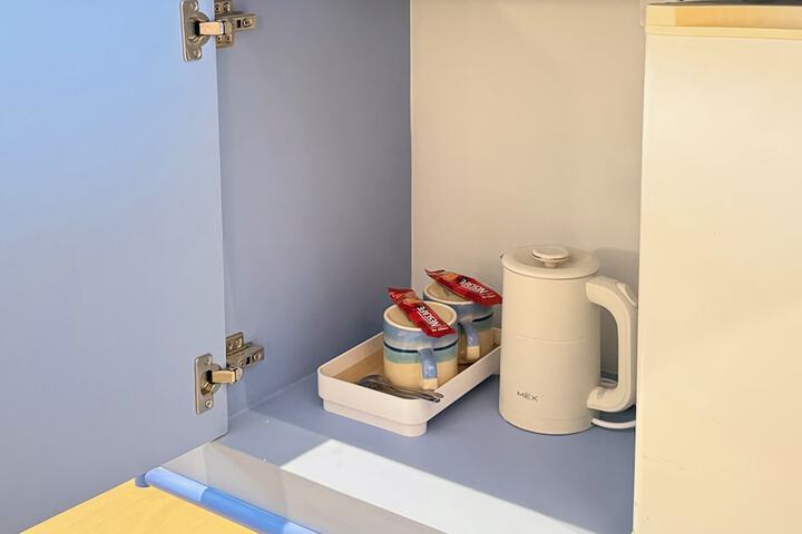 Room 8 of 30