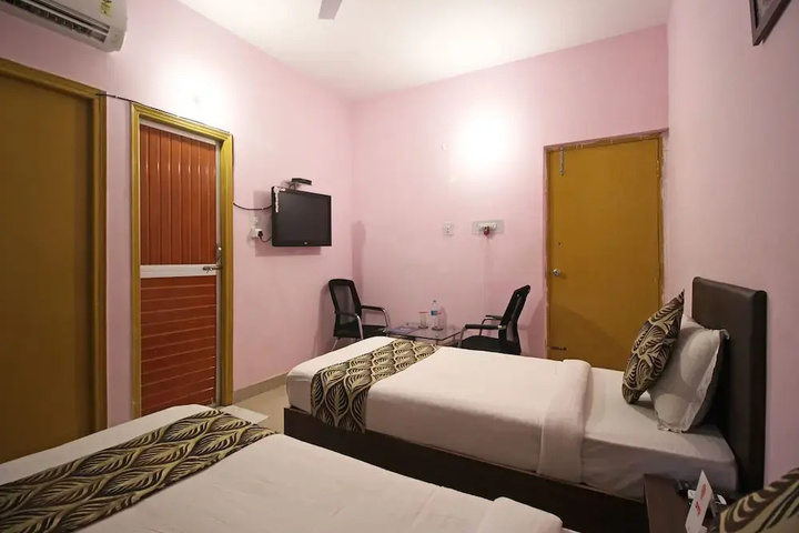 Room 3 of 10