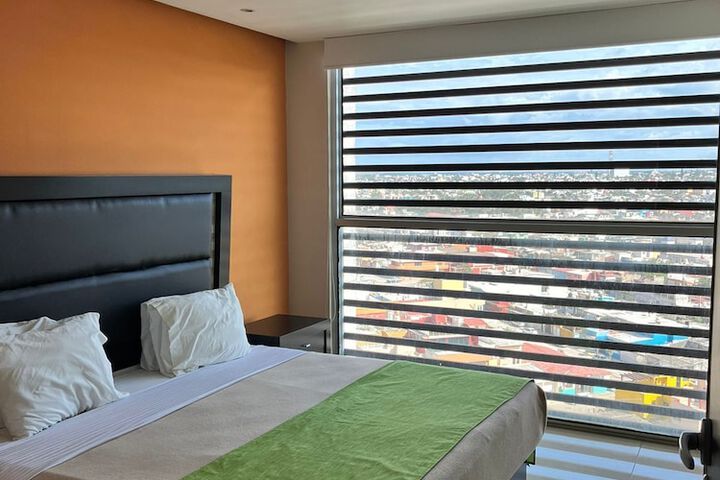 Room 2 of 27
